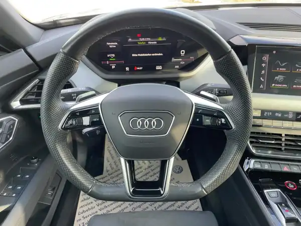 AUDI E-TRON GT (12/14)