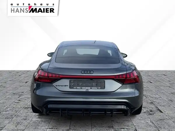 AUDI E-TRON GT (5/14)