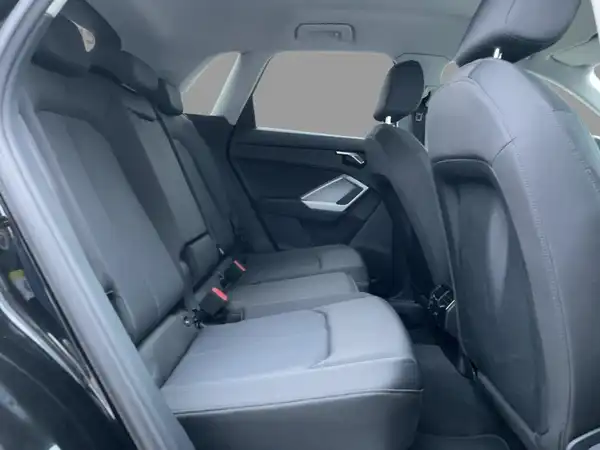 AUDI Q3 (8/12)