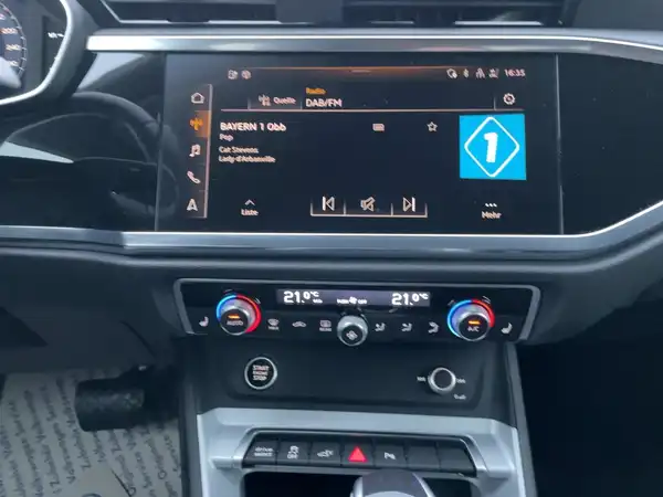 AUDI Q3 (10/12)