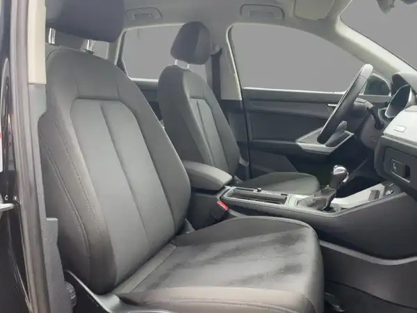 AUDI Q3 (8/13)