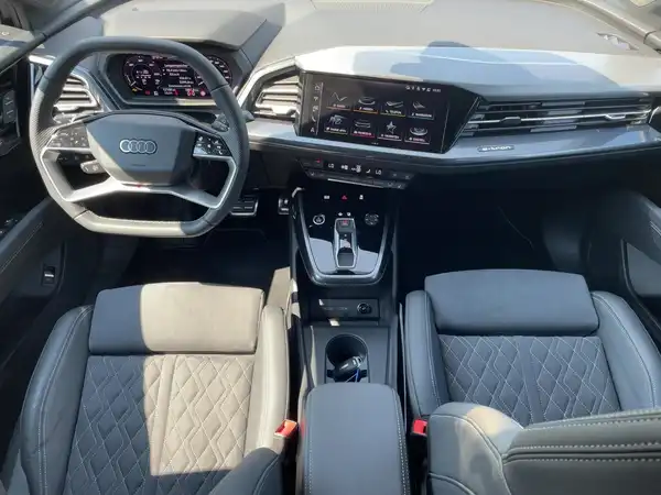 AUDI Q4 E-TRON (10/17)