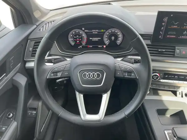 AUDI Q5 (12/15)
