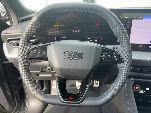 AUDI Q5 (12/17)