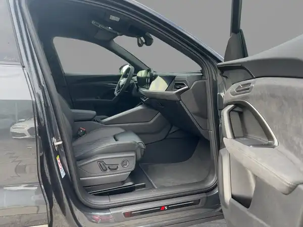 AUDI Q5 (8/17)