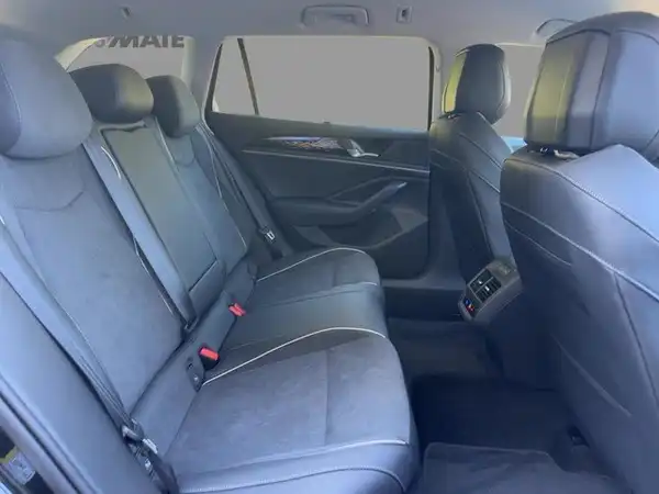 VW PASSAT (8/12)