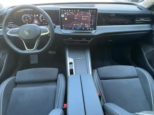 VW PASSAT (9/12)