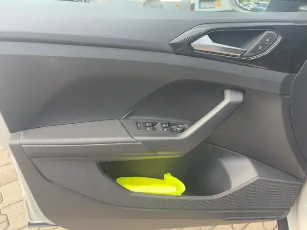 VW T-CROSS (15/17)