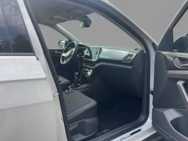 VW T-CROSS (8/17)