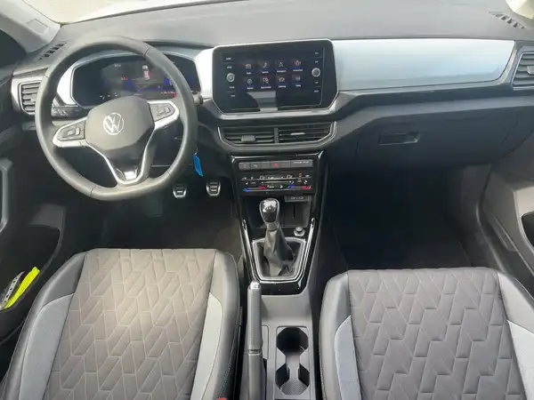 VW T-CROSS (10/17)