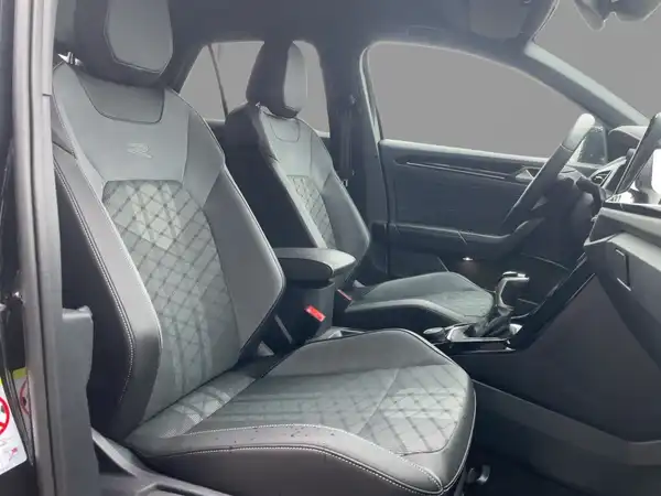 VW T-ROC (7/12)
