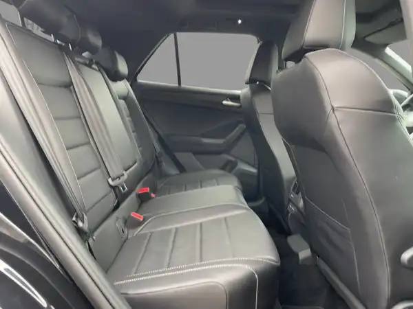 VW T-ROC (8/13)