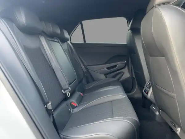 VW T-ROC (9/13)