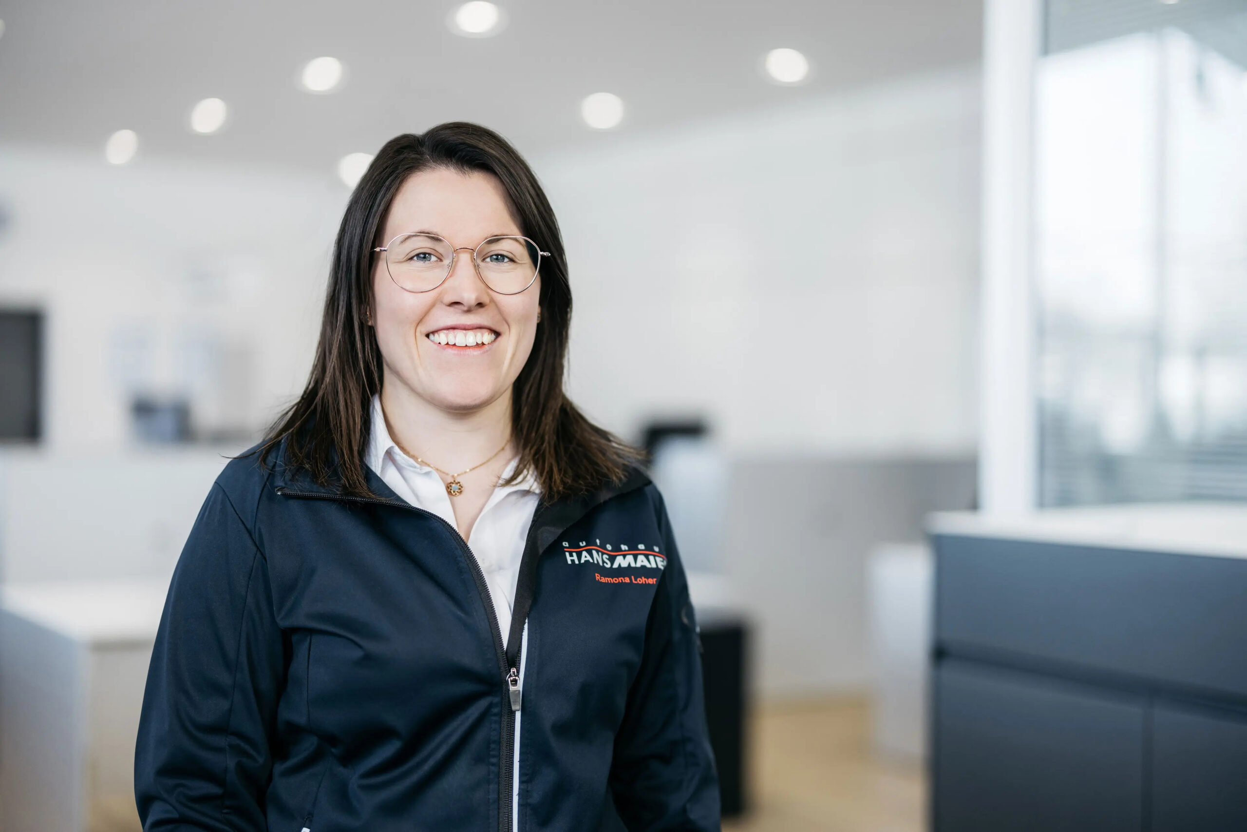 Ramona Loher 14 Ramona Loher, Serviceassistentin, Terminvereinbarung Autohaus Hans Maier in Erding
