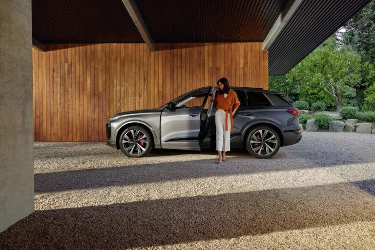 Der neue audi Q6 e-tron - Audi SQ 6 etron Frau steigt aus Autohaus Hans Maier Erding a0c9e48f75
