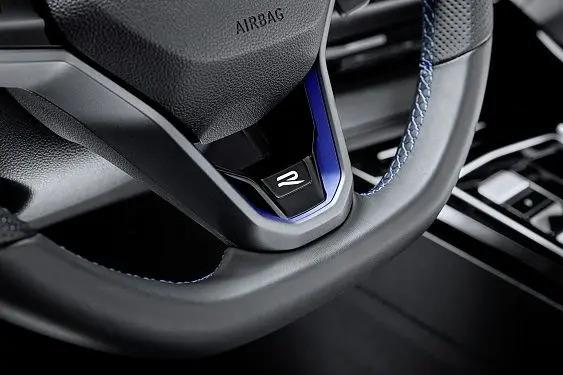 Exklusives Sondermodell 7 Exklusives Sondermodell - Seitenansicht Sondermodell golf r 333 limited edition detail lenkrad 6ad9e3af88