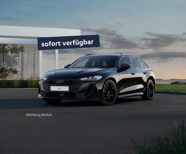 Audi A5 Avant TDI quattro - Lagerwagen 3 Audi A5 Avant in schwarz steht vor einer Glasfront, darüber ein Störer mit dem Text 'sofort verfügbar'