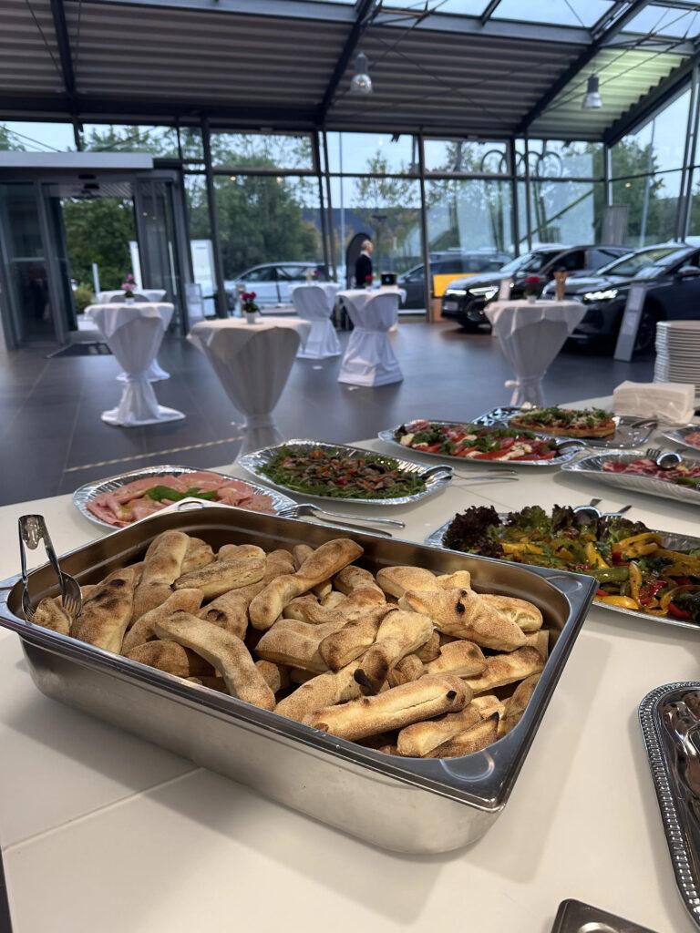After Work Get Together – der brandneue Audi Q6 e-tron 17 After Work Get Together – der brandneue Audi Q6 e-tron - catering 4 31a967dd35