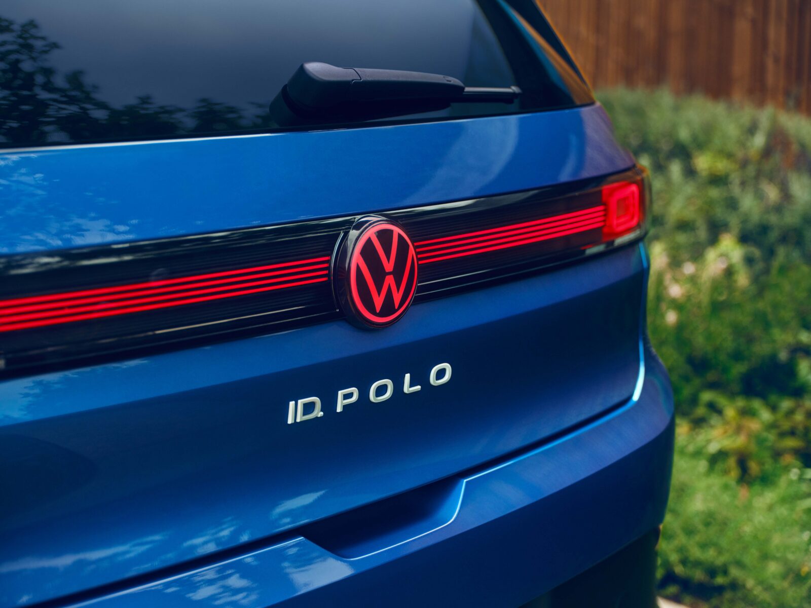 Der neue vollelektrische ID. Polo - vw id polo lichtleiste autohaus hans maier erding