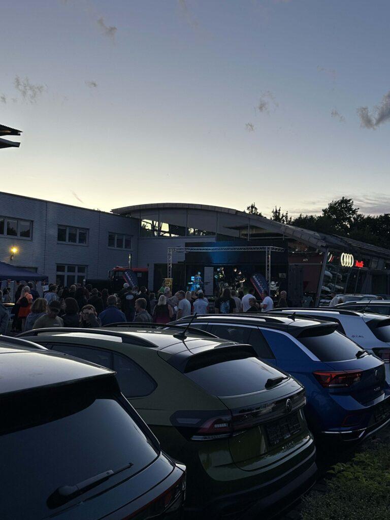 Rockkonzert im Autohaus - rockkonzert im autohaus vw autohaus hans maier 17