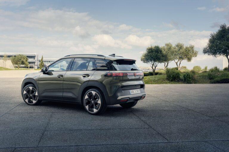 Der neue ID. Cross 28 Der neue ID. Cross - vw id cross seitlich vorne autohaus hans maier 1