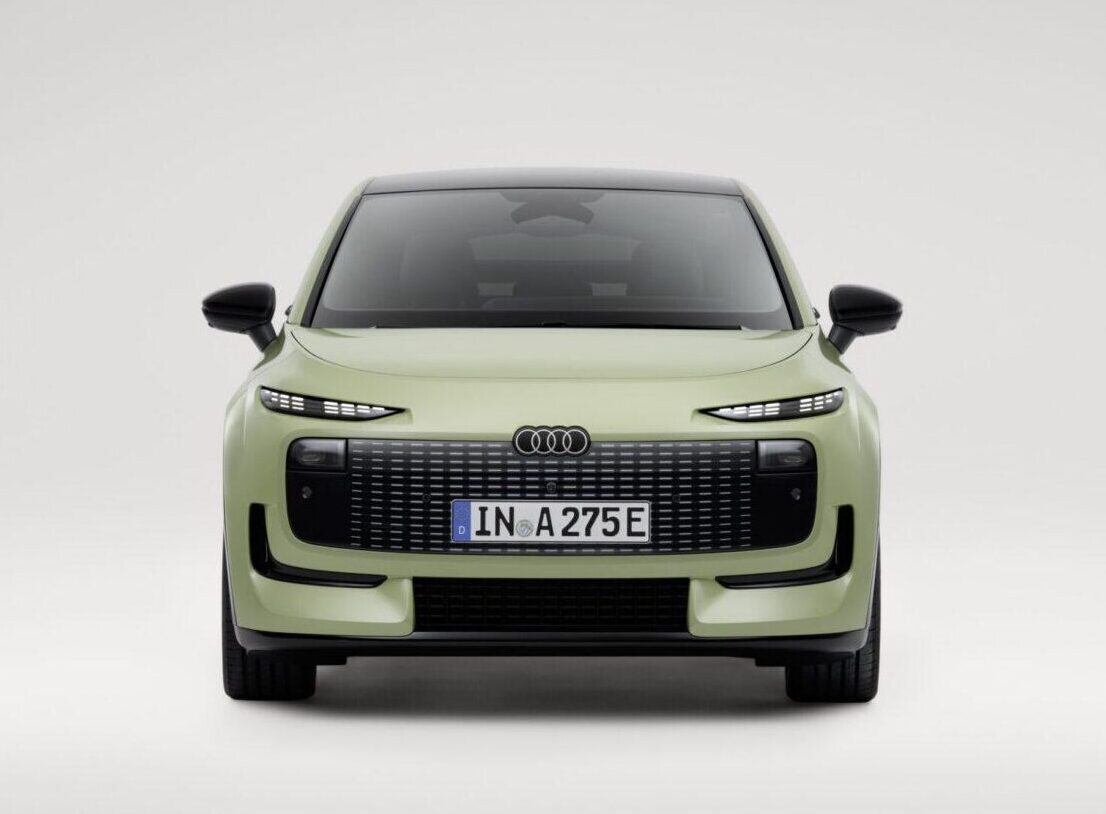 Der neue Audi A2 e-tron - audi a2 e tron lichtsignatur autohaus maier scaled e1788957169231