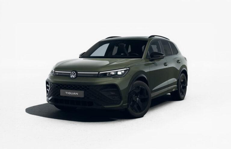 Tiguan R-Line Gewerbeleasing 6 Volkswagen Tiguan R-Line SUV in dunklem Grün mit schwarzem Kühlergrill und schwarzen Felgen vor weißem Hintergrund